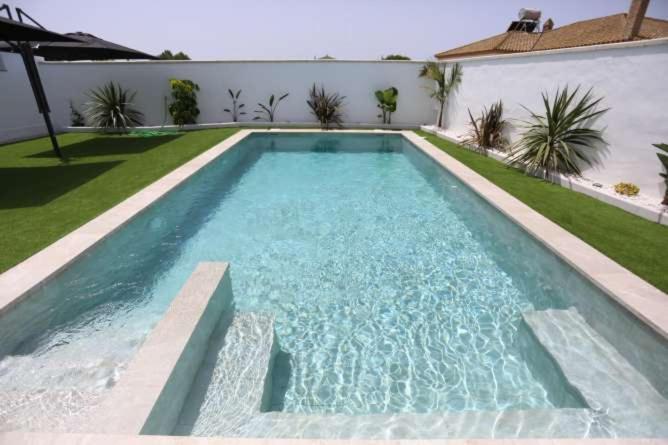 Apartamentos La Mar Sala Piscina Compartida โกนิล เด ลาฟรอนเตรา ภายนอก รูปภาพ