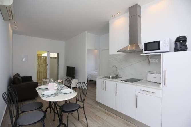 Apartamentos La Mar Sala Piscina Compartida โกนิล เด ลาฟรอนเตรา ภายนอก รูปภาพ