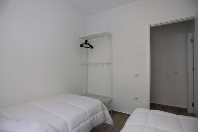 Apartamentos La Mar Sala Piscina Compartida โกนิล เด ลาฟรอนเตรา ภายนอก รูปภาพ