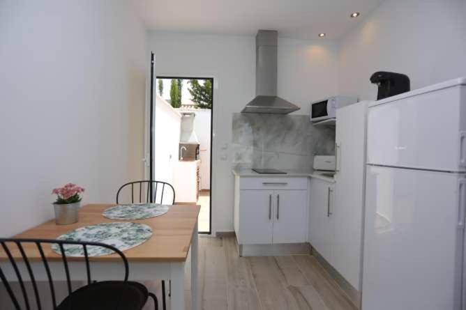 Apartamentos La Mar Sala Piscina Compartida โกนิล เด ลาฟรอนเตรา ภายนอก รูปภาพ