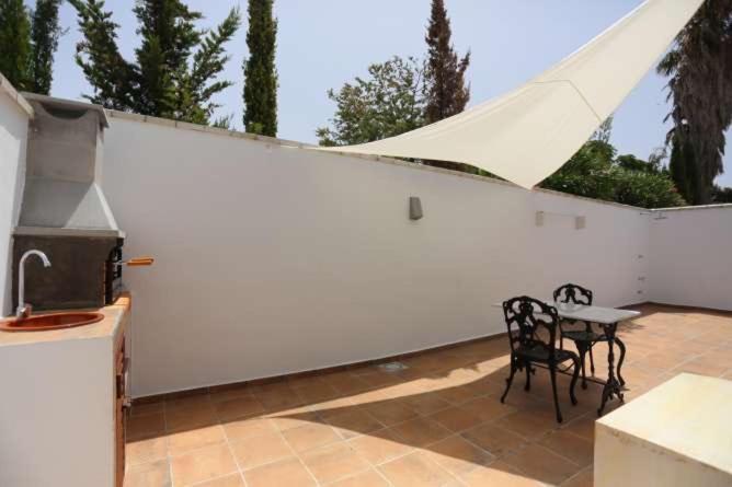 Apartamentos La Mar Sala Piscina Compartida โกนิล เด ลาฟรอนเตรา ภายนอก รูปภาพ