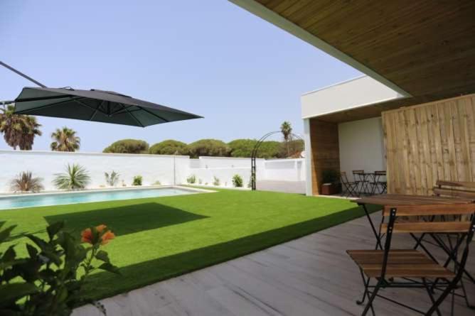 Apartamentos La Mar Sala Piscina Compartida โกนิล เด ลาฟรอนเตรา ภายนอก รูปภาพ